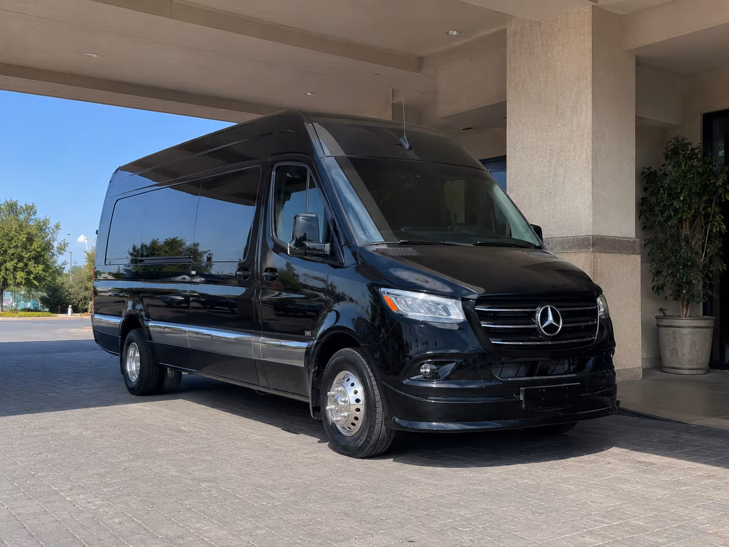 Wichita Airport Shuttle & Transportation party bus exterior